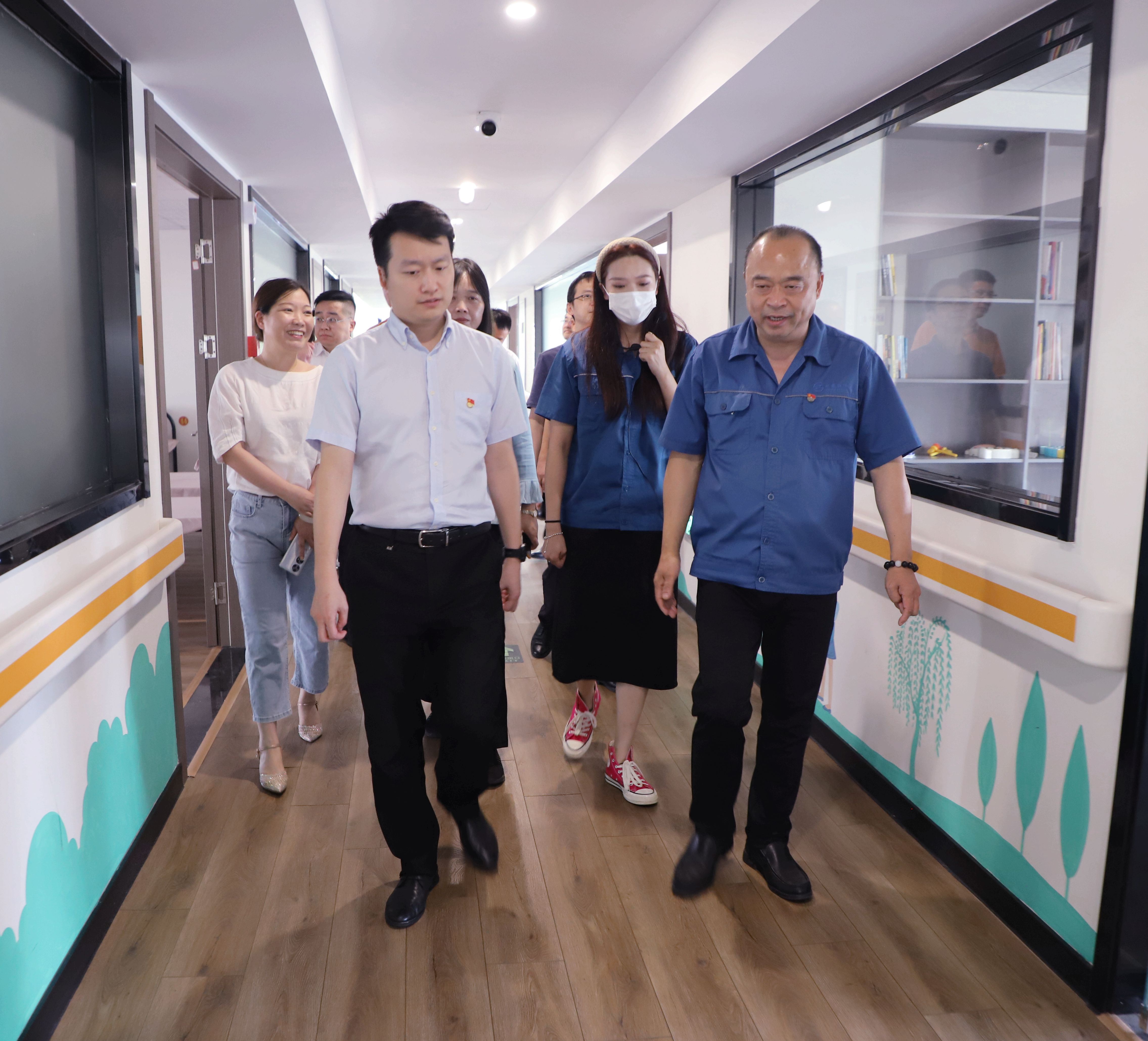 嘉兴市委办副主任周炎莅临双箭“残疾人之家”指导工作！