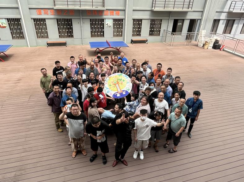 双箭残疾人之家开展中秋活动